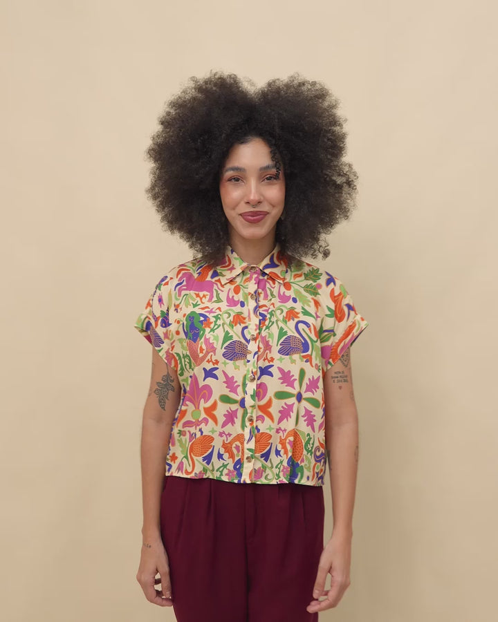 blusa_feminina_estampada_botao_duas_design_moda_autoral_recife_pernambuco