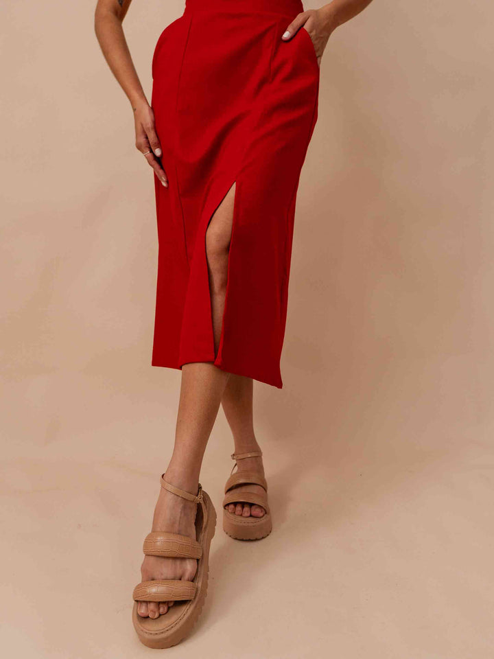 saia_midi_vermelho_linho_fenda_duas-design_moda-autoral_recife_pernambuco