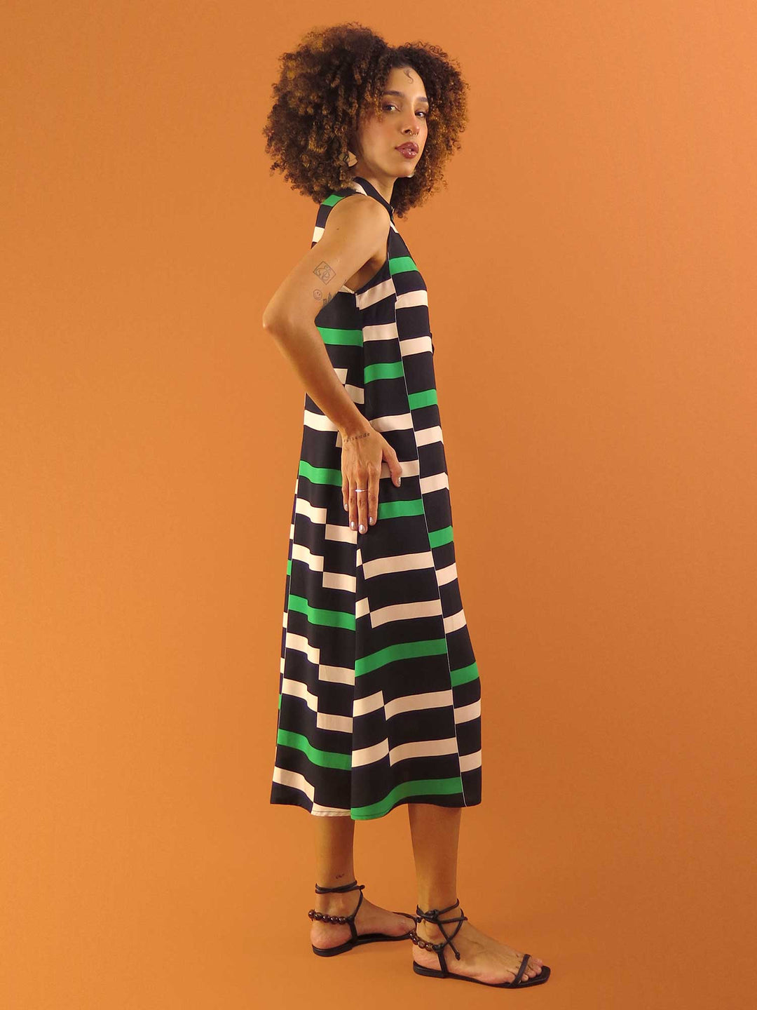 VESTIDO GOLA PADRE LONGUETE