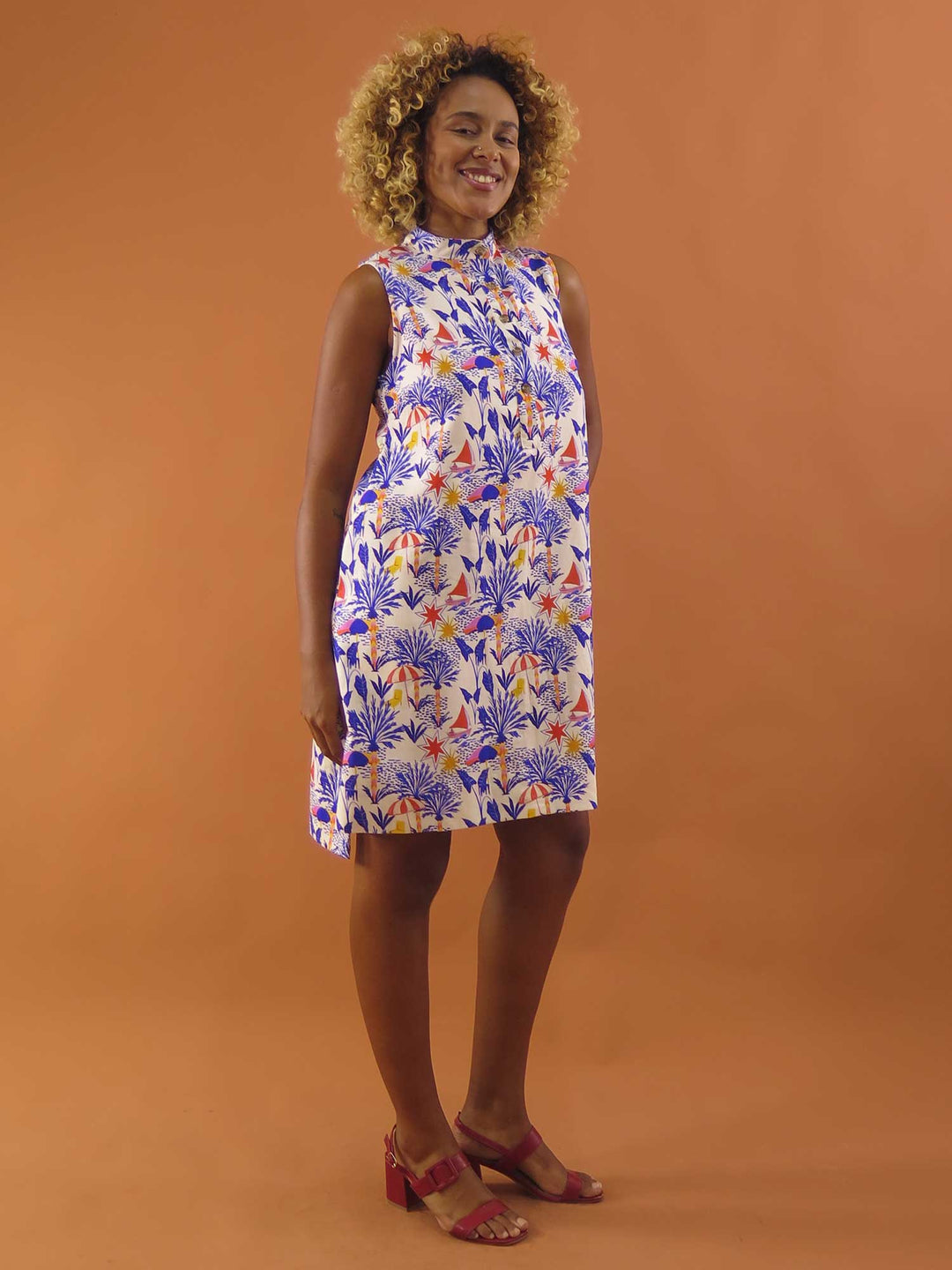 VESTIDO GOLA PADRE CURTO