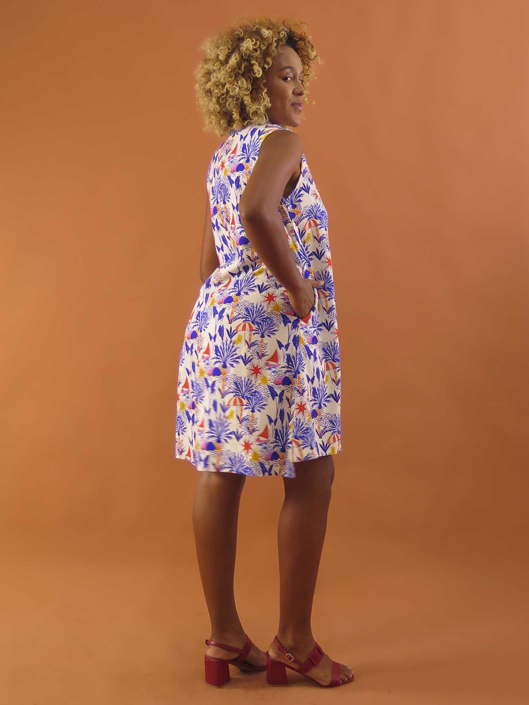 VESTIDO GOLA PADRE CURTO