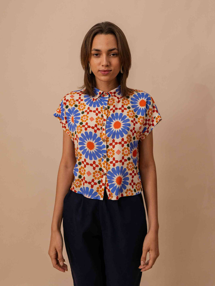 blusa_feminina_estampada_botao_duas_design_moda_autoral_recife_pernambuco