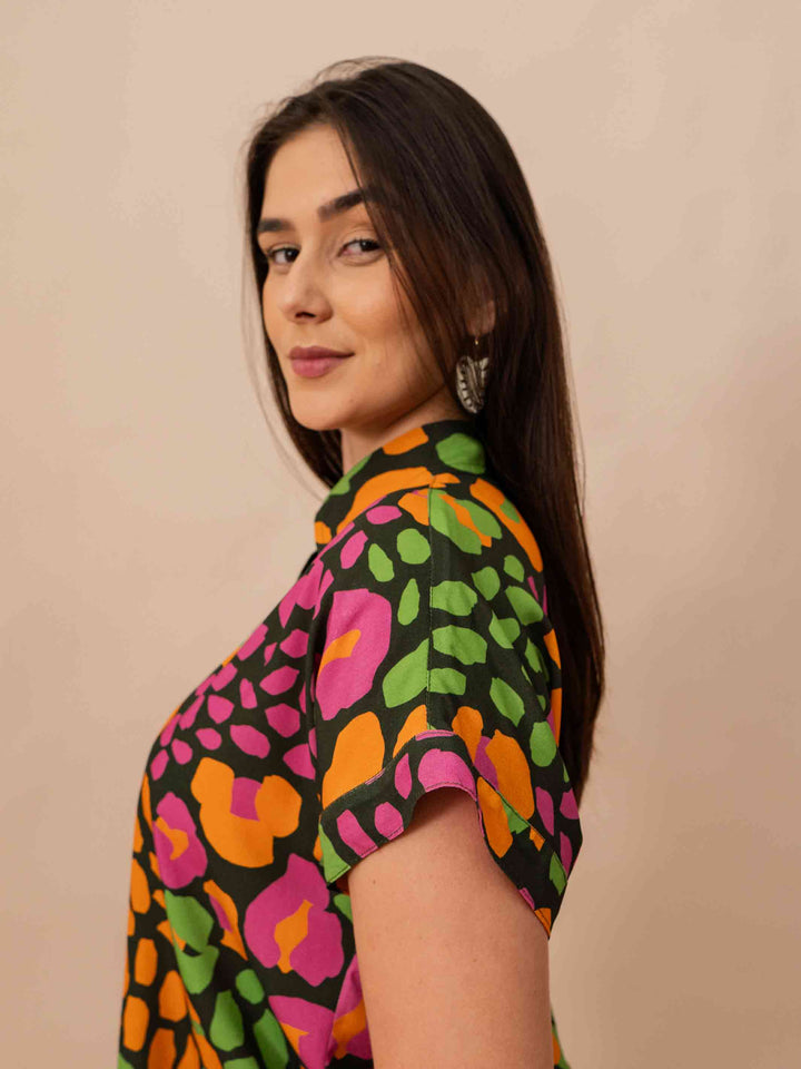 blusa_feminina_estampada_botao_duas_design_moda_autoral_recife_pernambuco