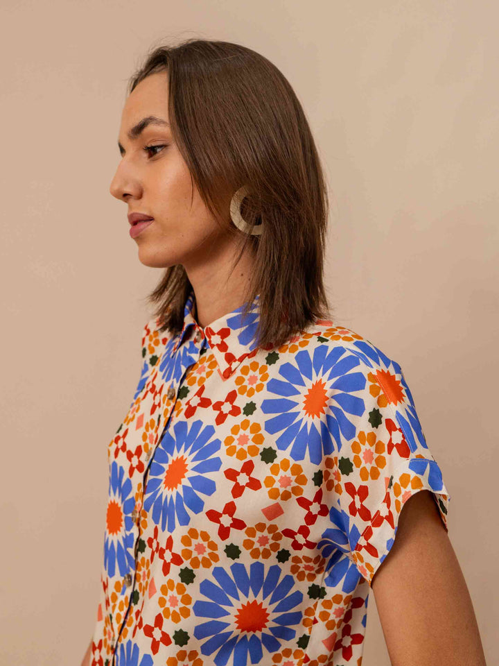 blusa_feminina_estampada_botao_duas_design_moda_autoral_recife_pernambuco