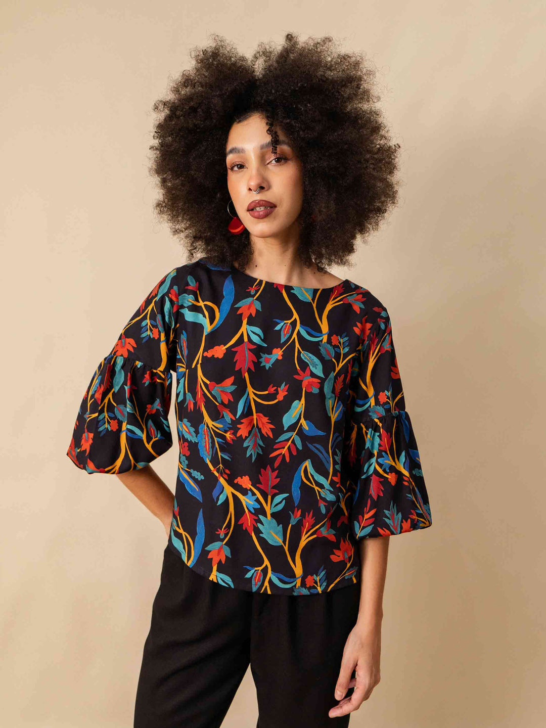 blusa_feminina_estampada_bufante_duas_design_moda_autoral_recife_pernambuco