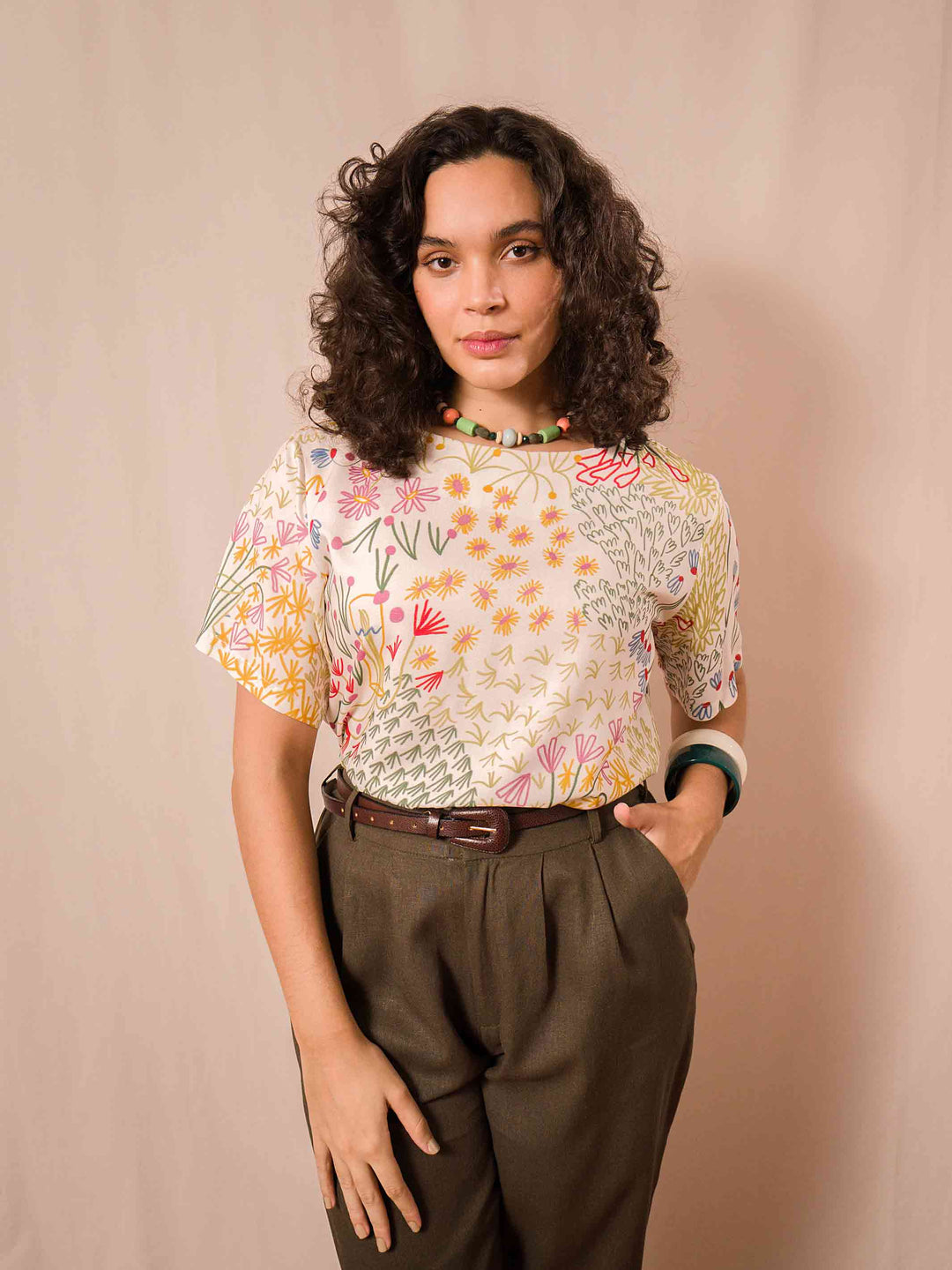 blusa_feminina_estampada_duas-design_moda-autoral_jardim