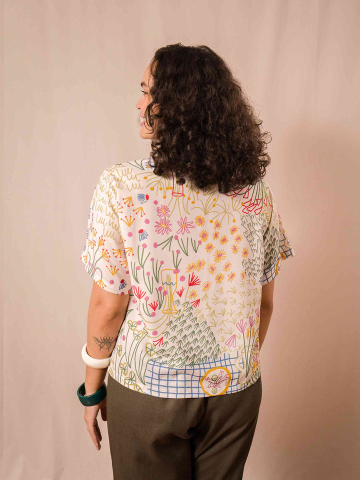 blusa_feminina_estampada_duas-design_moda-autoral_jardim