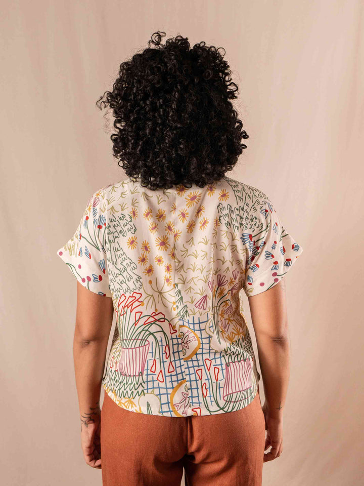 blusa_feminina_estampada_duas-design_moda-autoral_jardim