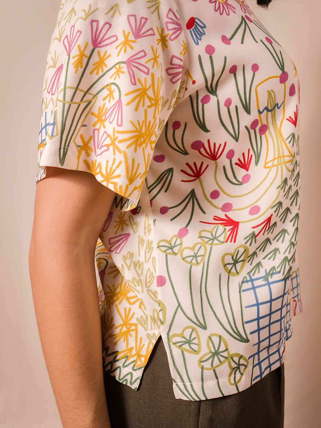 blusa_feminina_estampada_duas-design_moda-autoral_jardim