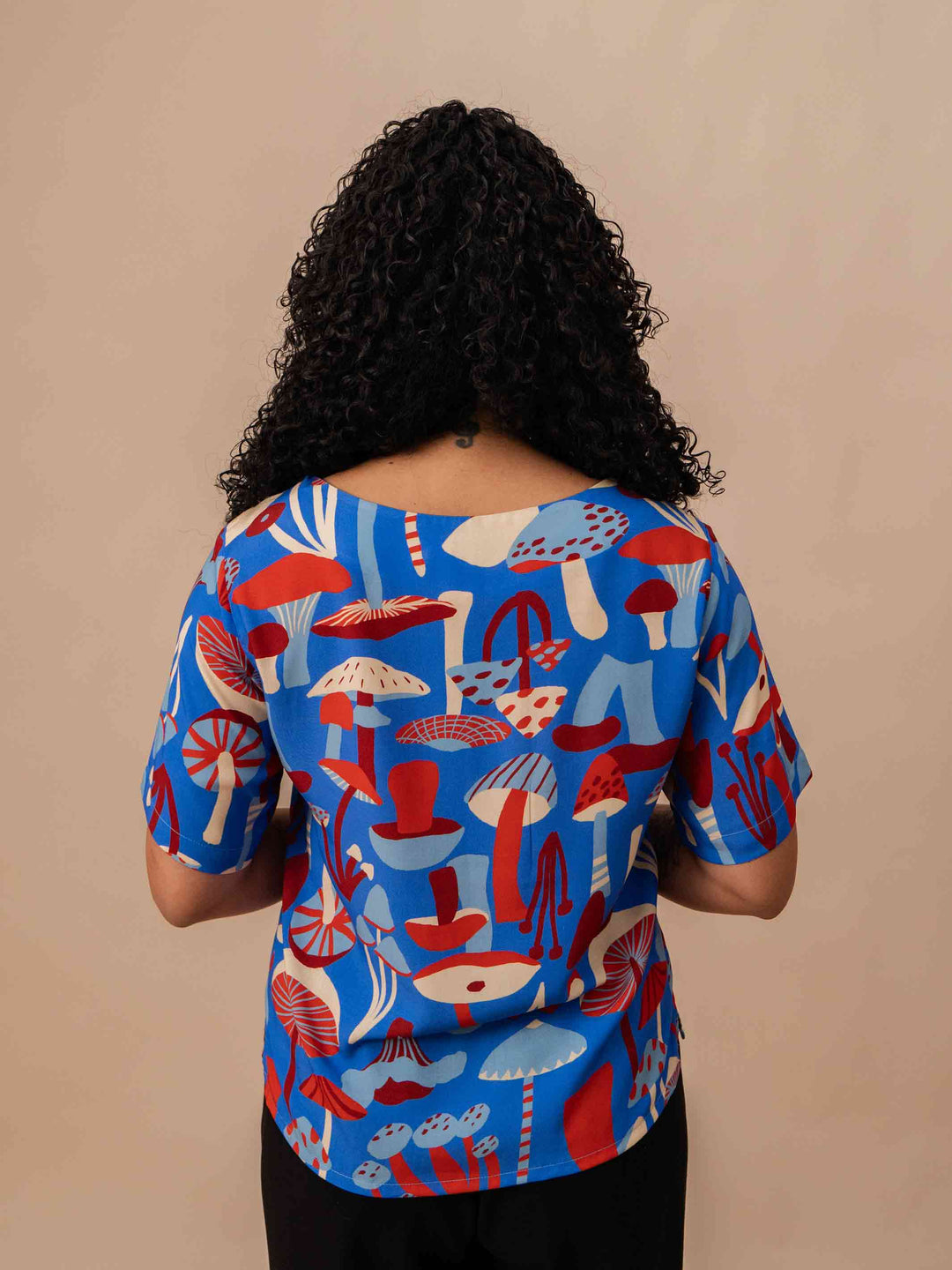 blusa_feminina_estampada_manga_duas-design_moda-autoral_recife_pernambuco