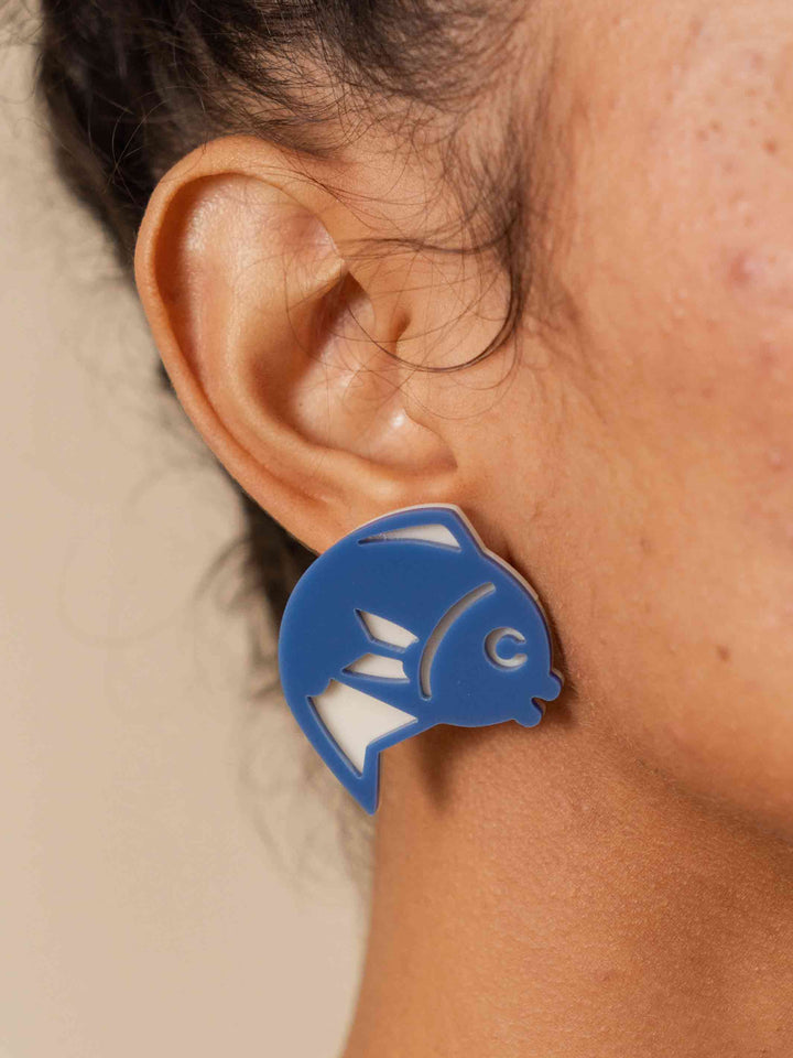 brinco_acrilico_azul_peixe_duas-design_moda-autoral_recife_pernambuco