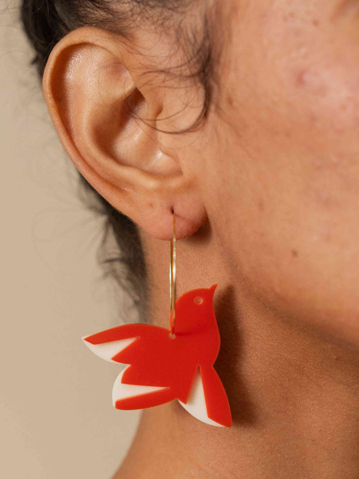 brinco_acrilico_passaro_vermelho_duas-design_moda-autoral_recife_pernambuco