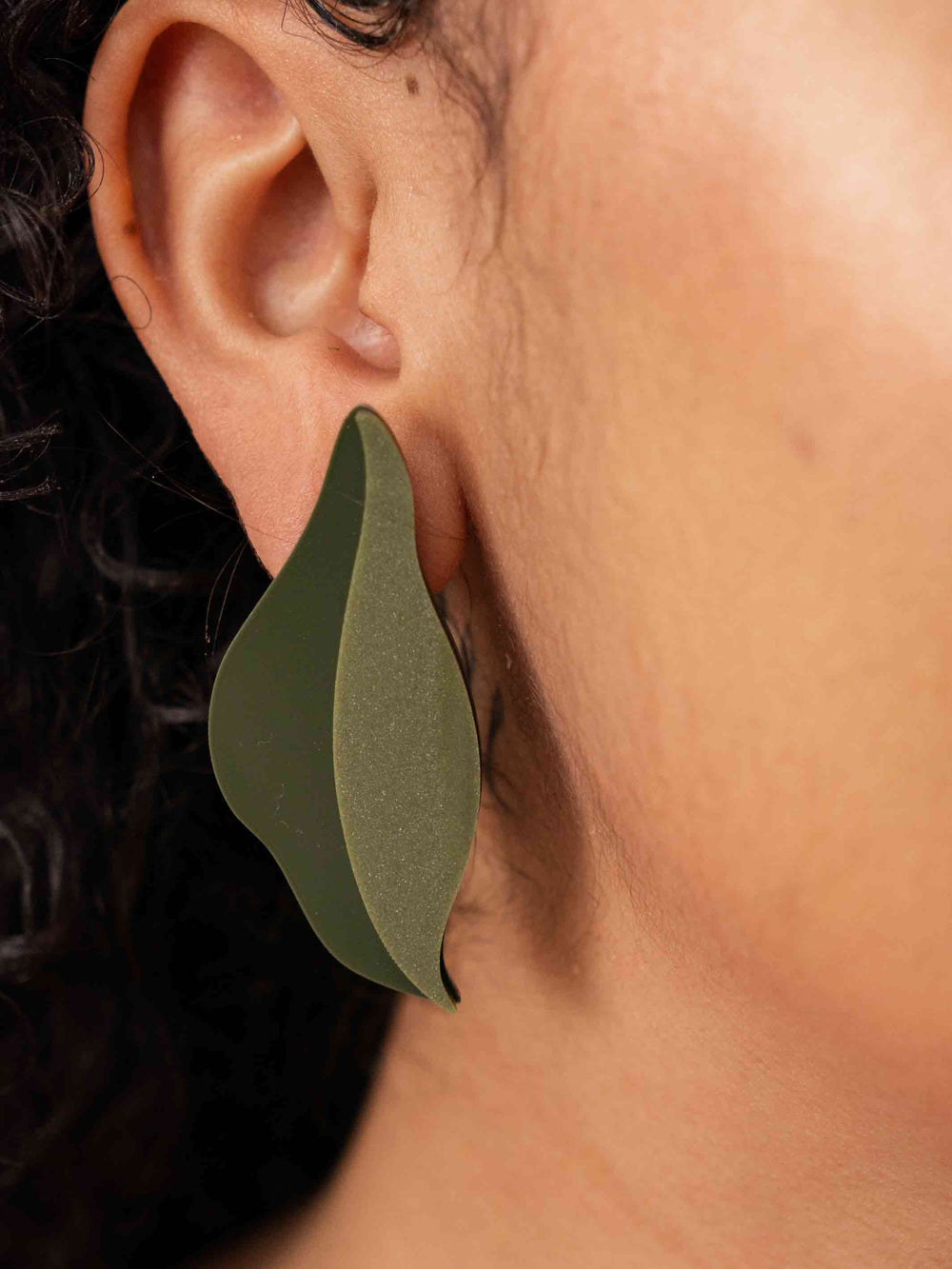 brinco_acrilico_verde_duas-design_moda-autoral_recife_pernambuco