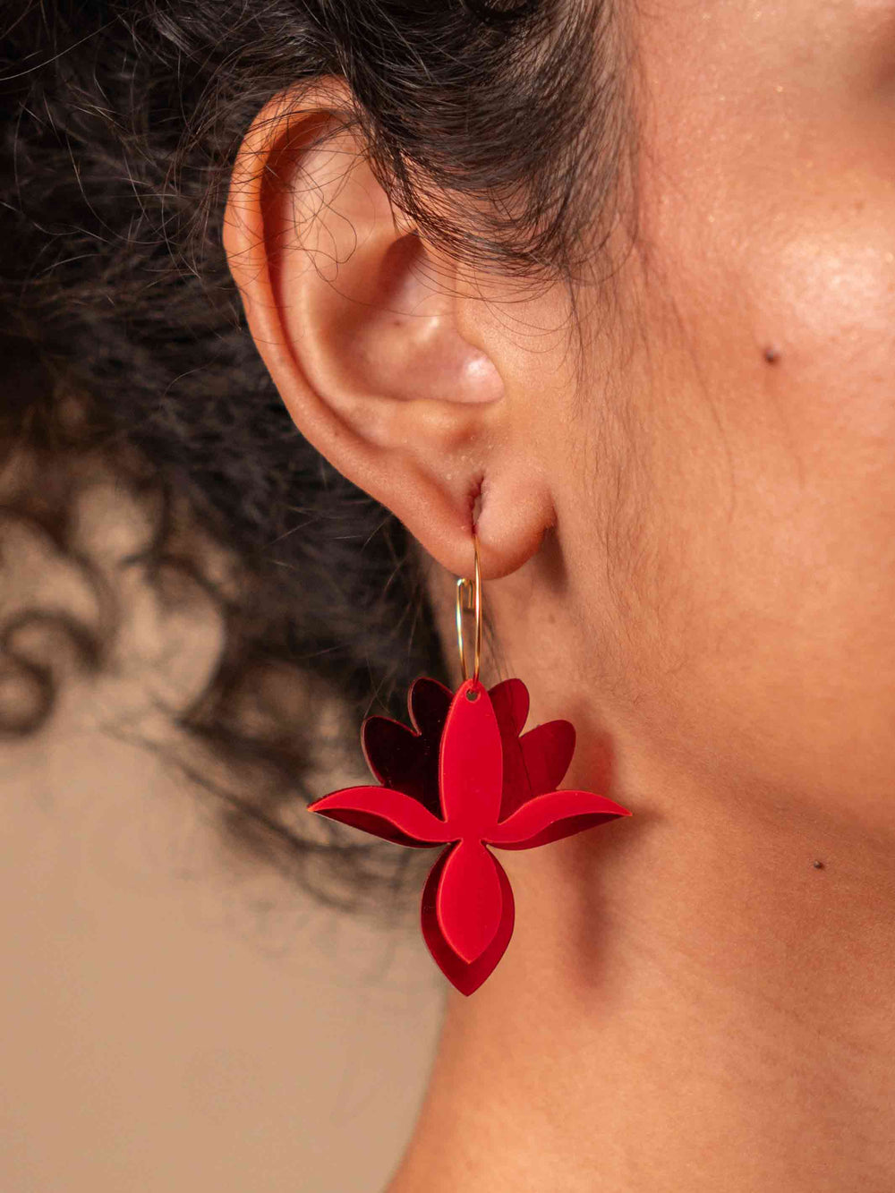 brinco_acrilico_vermelho_duas-design_moda-autoral_recife_pernambuco