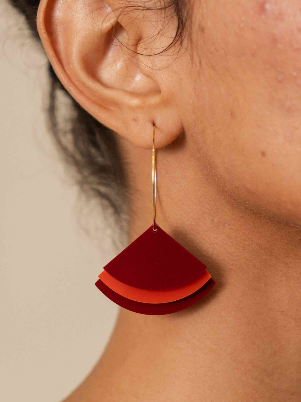 brinco_acrilico_vermelho_duas-design_moda-autoral_recife_pernambuco