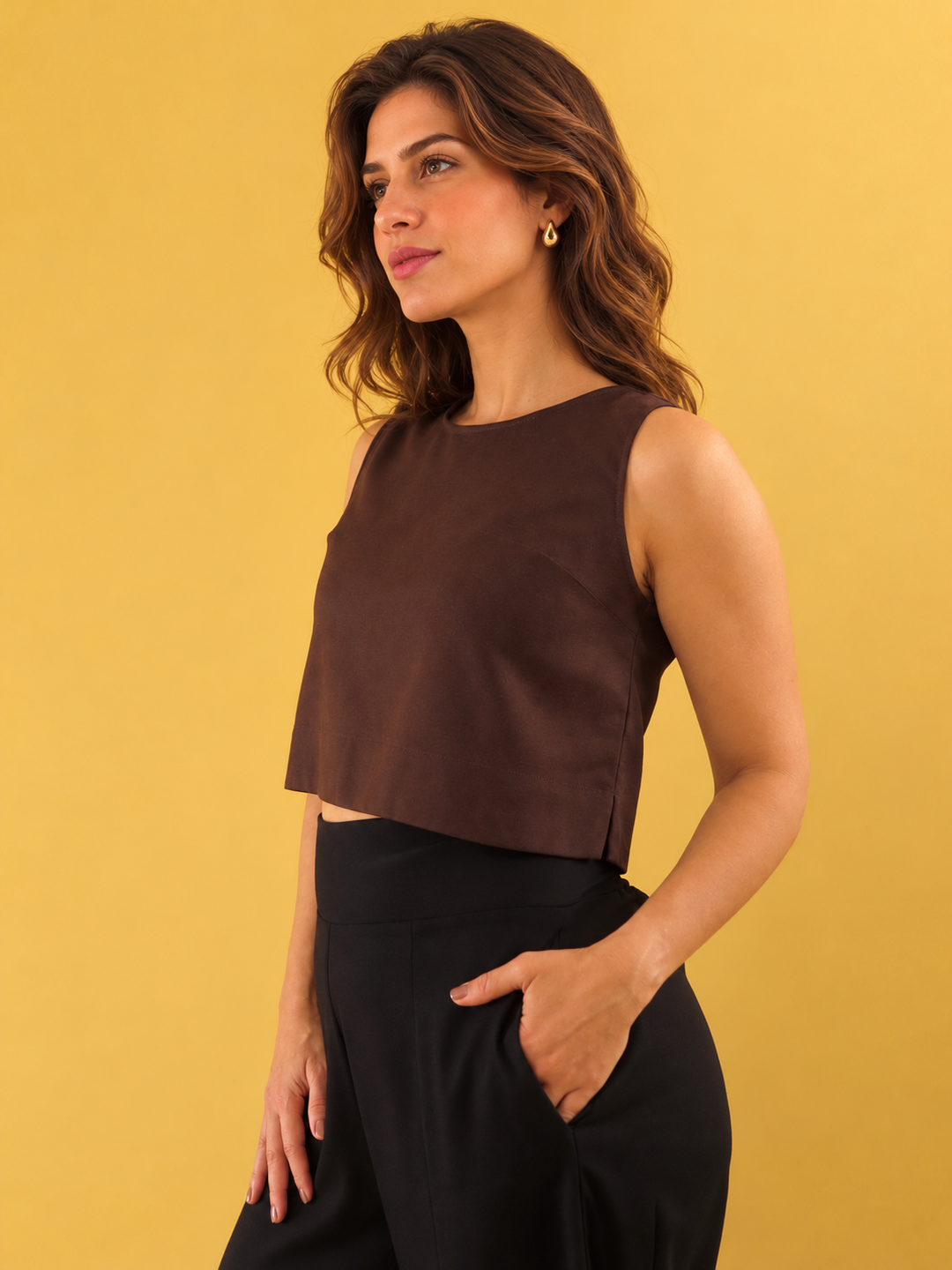 CROPPED LAURA