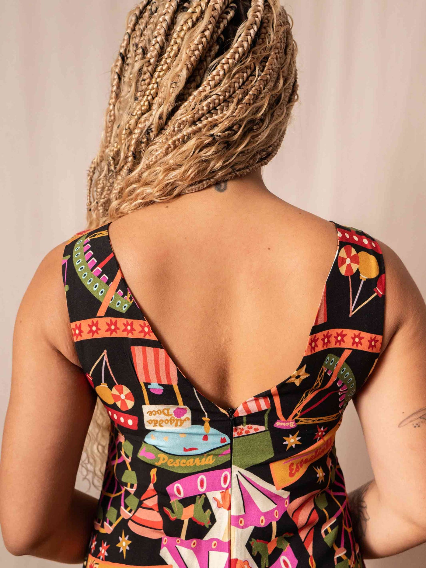 macacourt_feminino_estampado_duas-design_moda-autoral