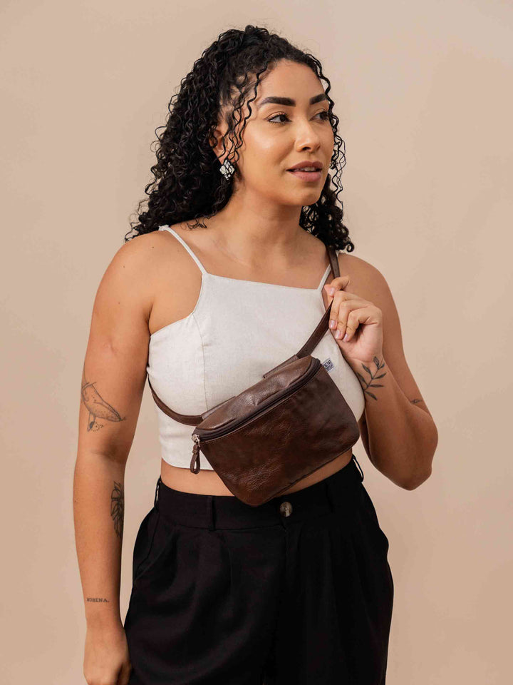 pochete_couro_duas-design_moda-autoral_recife_pernambuco