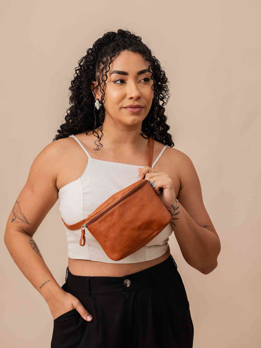 pochete_couro_duas-design_moda-autoral_recife_pernambuco
