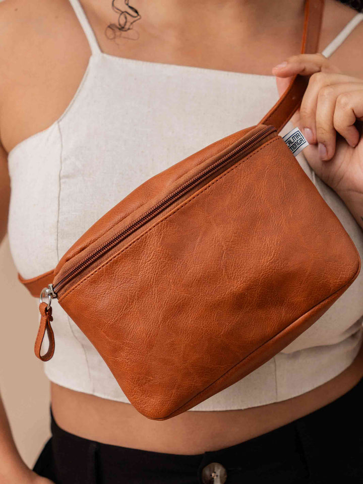 pochete_couro_duas-design_moda-autoral_recife_pernambuco