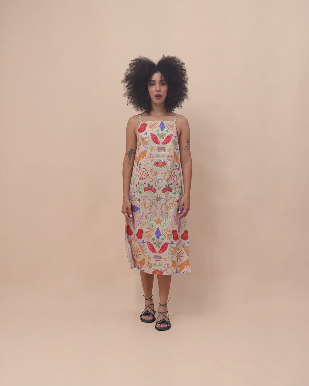 vestido_midi_estampado_alca_duas_design_moda_autoral_recife_pernambuco