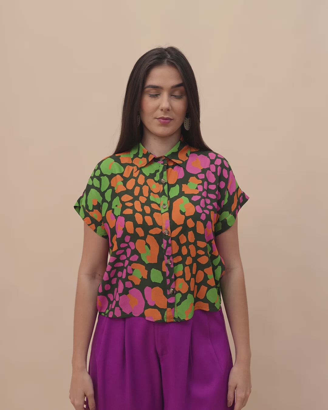 blusa_feminina_estampada_botao_duas_design_moda_autoral_recife_pernambuco