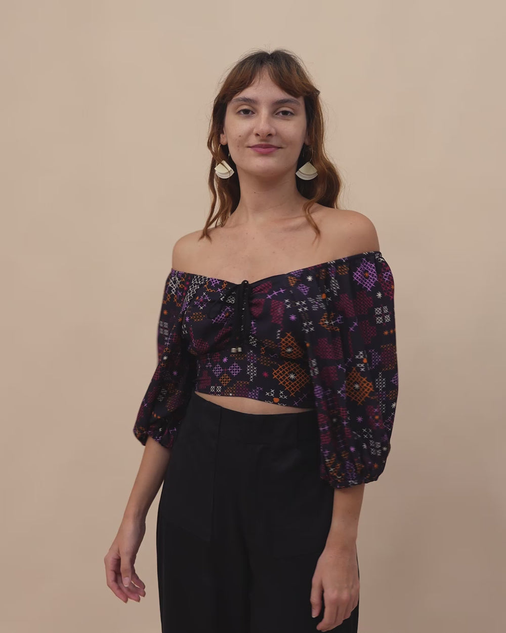 cropped_estampado_bufante_ombro_duas-design_moda-autoral_recife_pernambuco