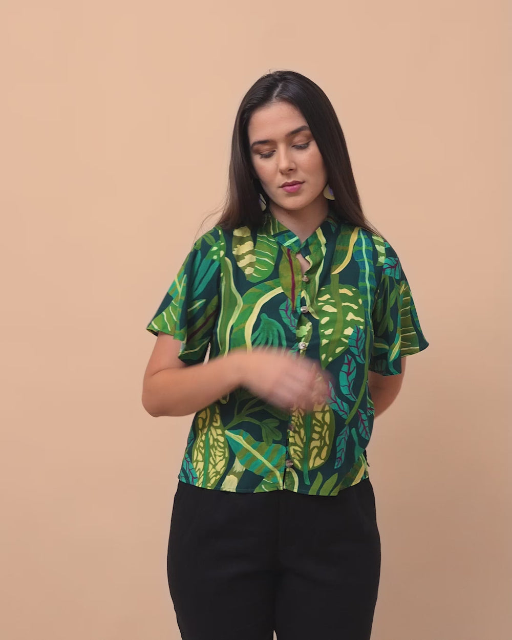 blusa_feminina_estampada_botoes_duas_design_moda_autoral_recife_pernambuco