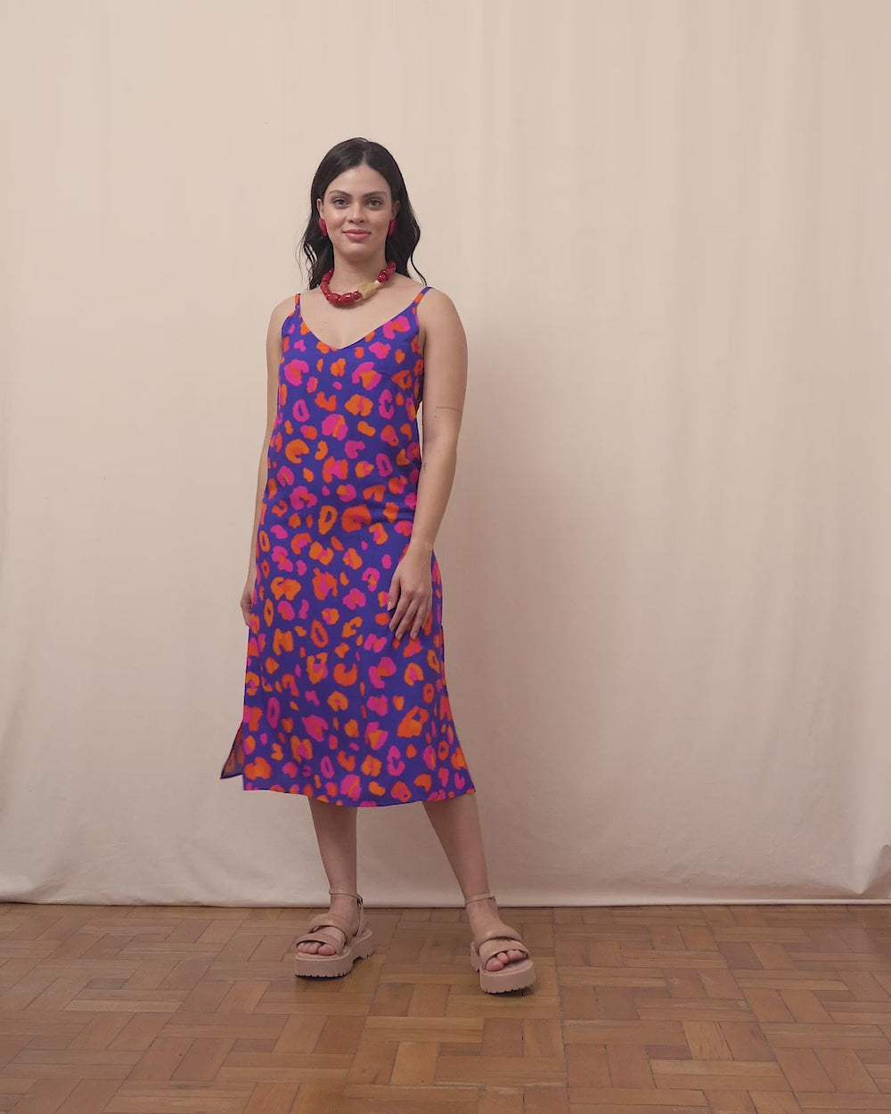 vestido_midi_estampado_fenda_duas_design_moda_autoral_recife_pernambuco