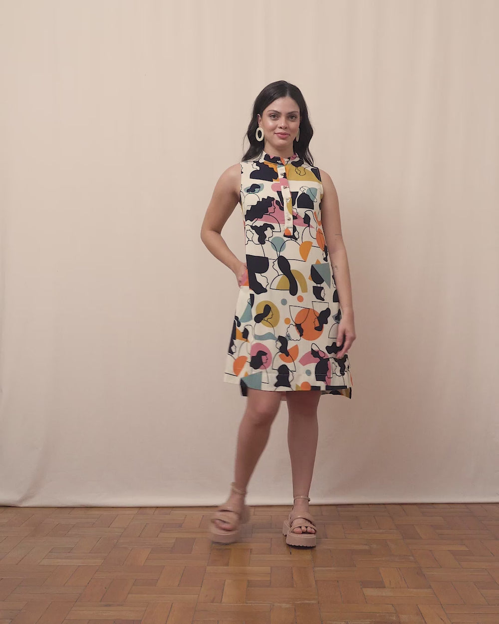 vestido_curto_estampado_gola_padre_duas_design_moda_autoral_recife_pernambuco