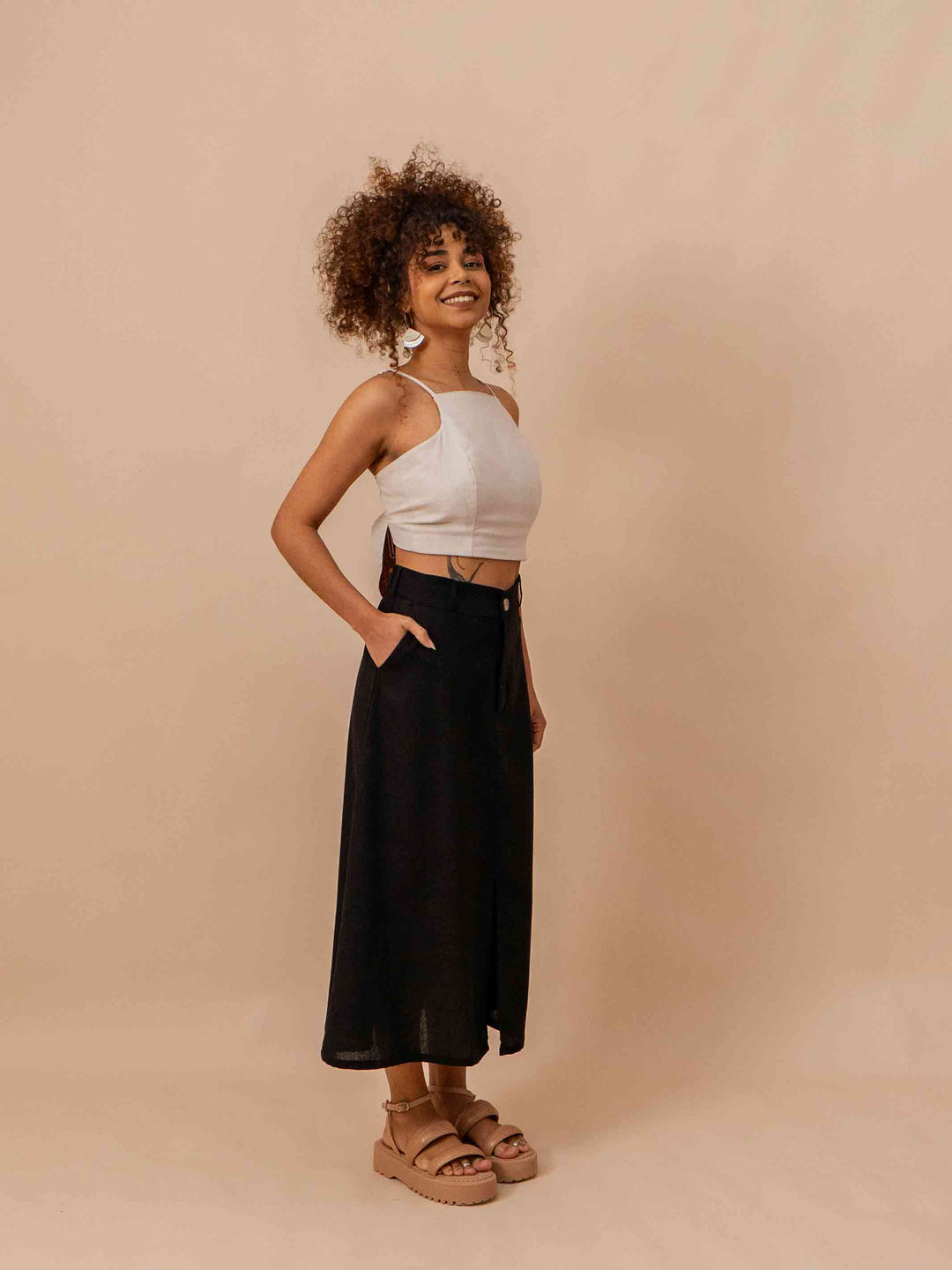 saia_midi_preta_linho_fenda_duas-design_moda-autoral_recife_pernambuco