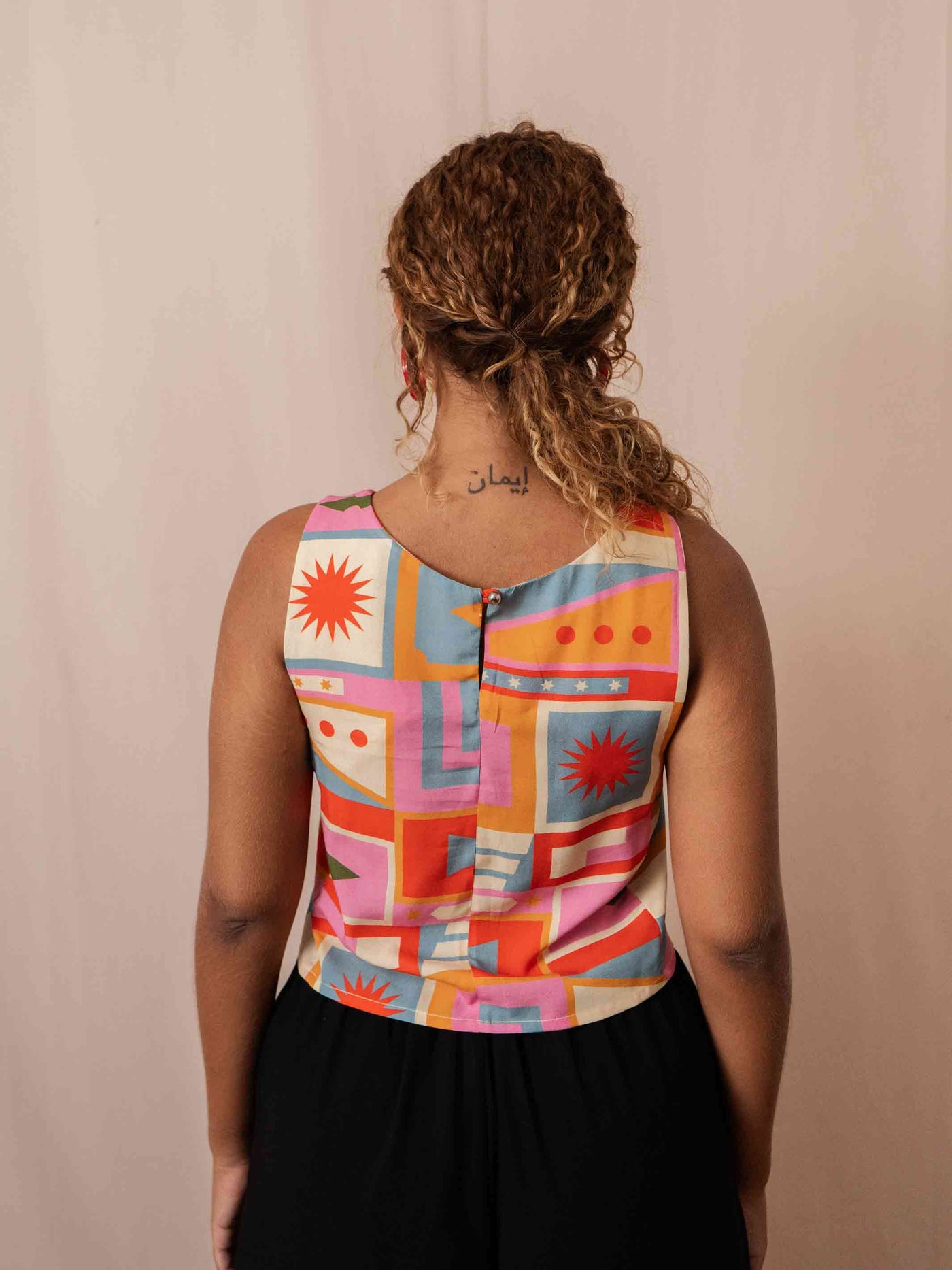 top_cropped_feminino_estampado_duas-design_moda-autoral