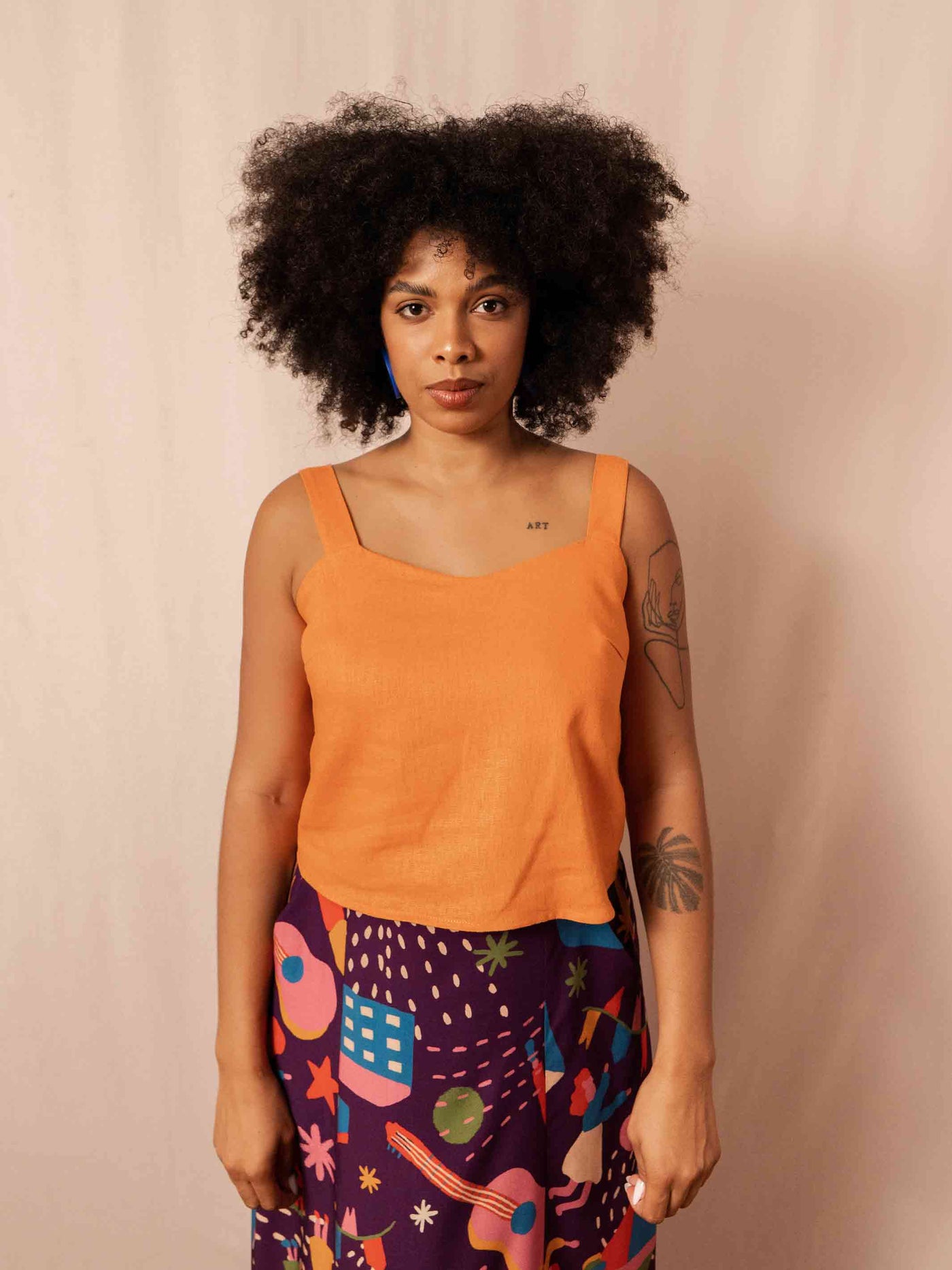 top_cropped_linho_laranja_duas-design_moda-autoral_laranja