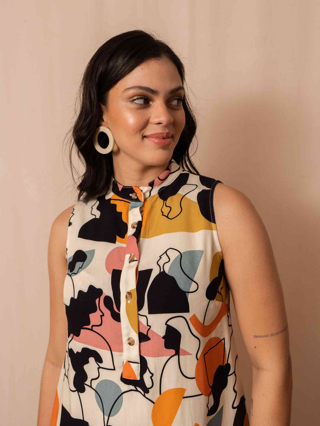 vestido_curto_estampado_gola_padre_duas_design_moda_autoral_recife_pernambuco