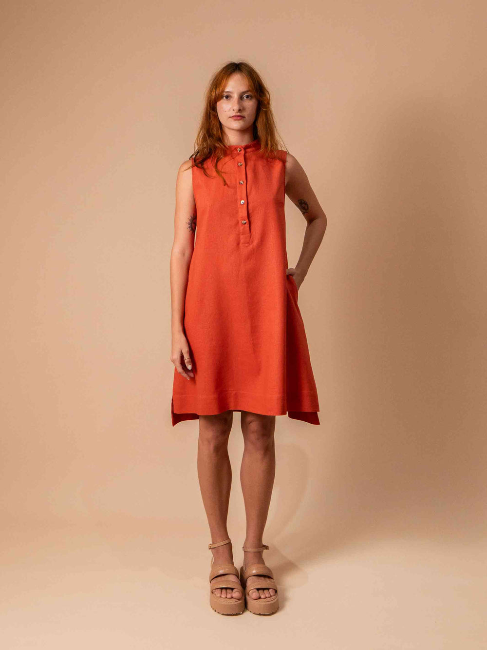 vestido_curto_linho_gola_padre_duas_design_moda_autoral_recife_pernambuco