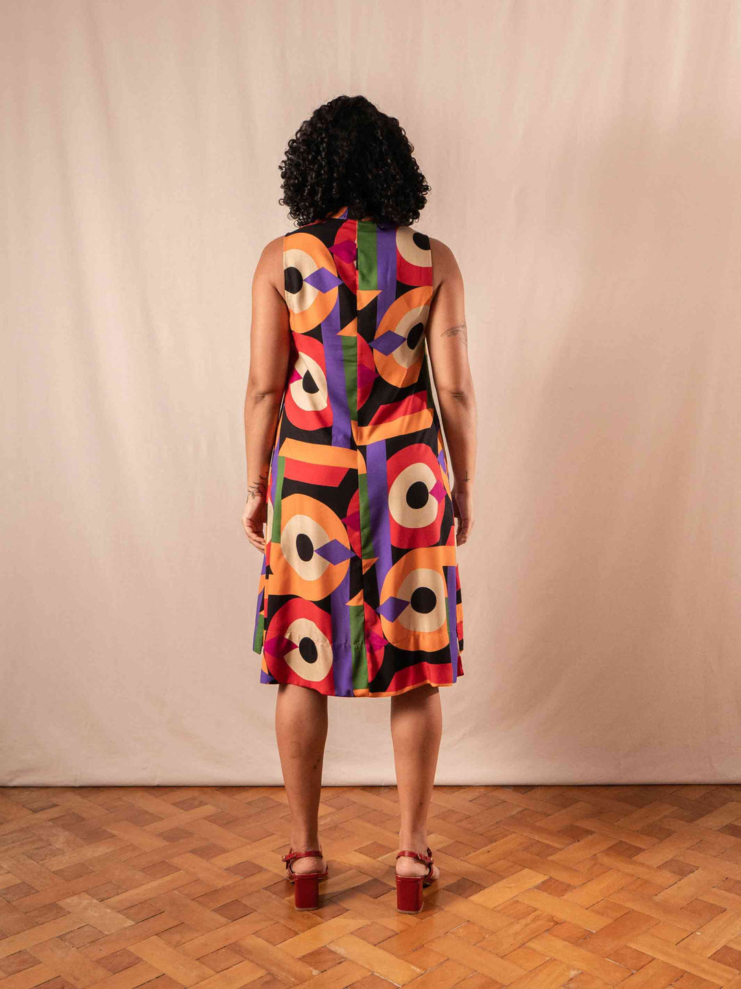 VESTIDO GOLA PADRE CURTO | GRANADO