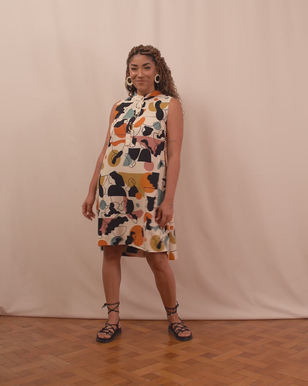 VESTIDO GOLA PADRE CURTO | MULHERES