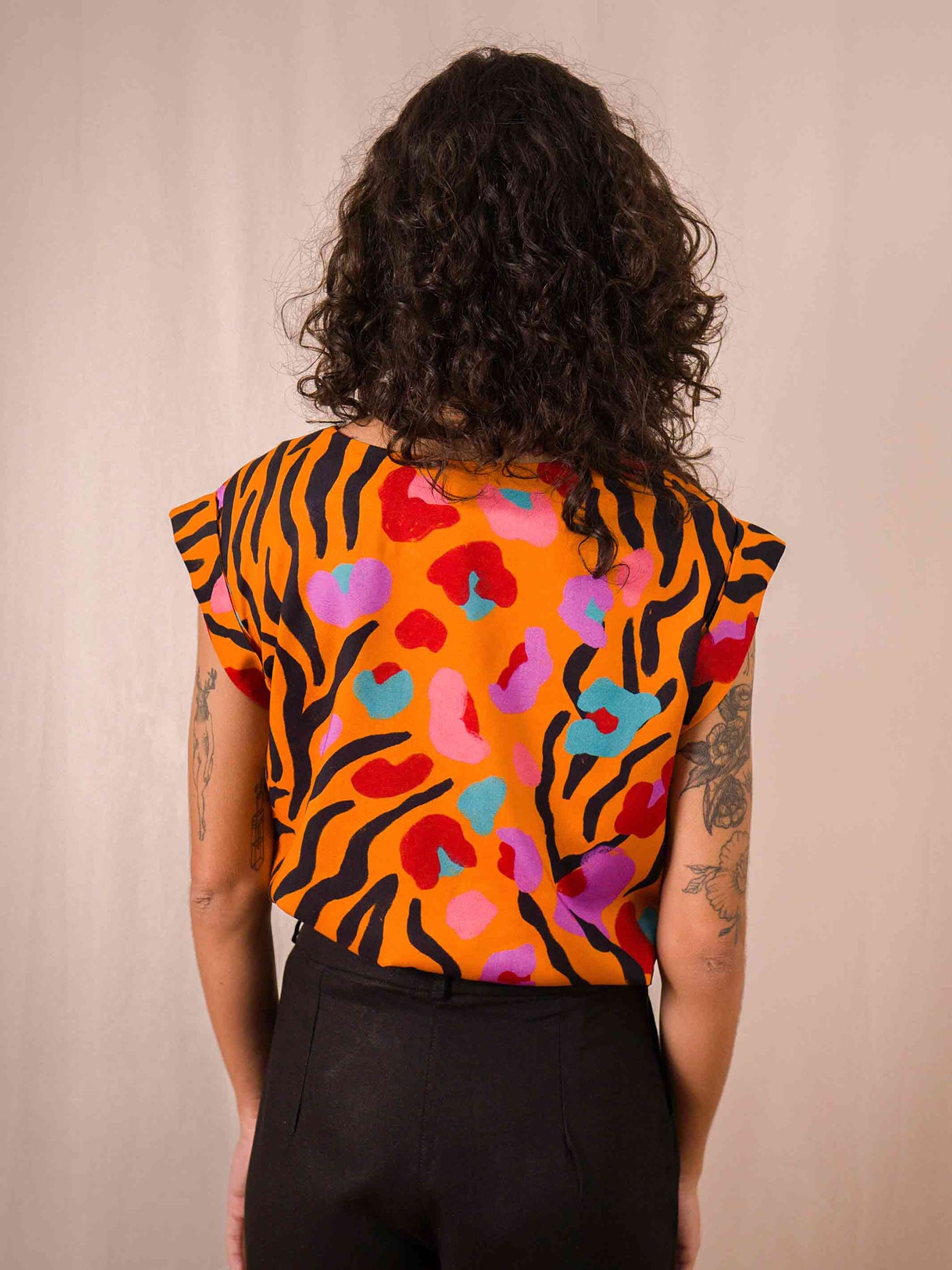    blusa_feminina_estampada_animal_print_duas-design_moda-autoral