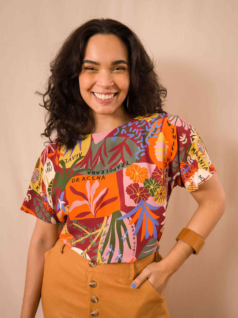 blusa_feminina_estampada_duas-design_moda-autoral_catalogo