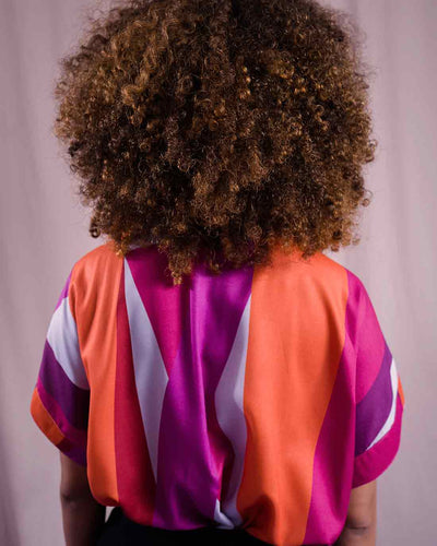 blusa de botão feminina estampada duas design torres costas