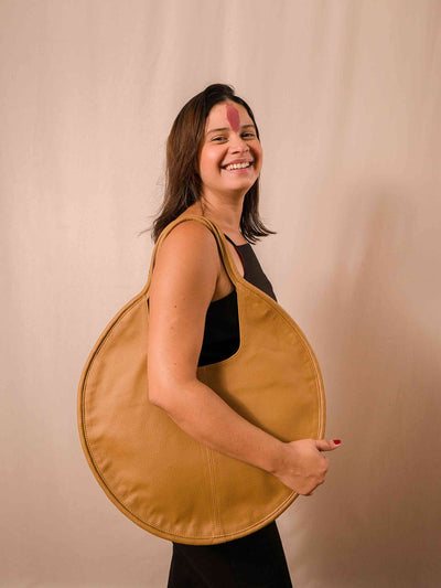 bolsa_couro_feminina_caramelo_duas-design_moda-autoral_