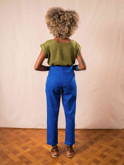 calca_cenoura_feminina_azul_duas-design_moda-autoral