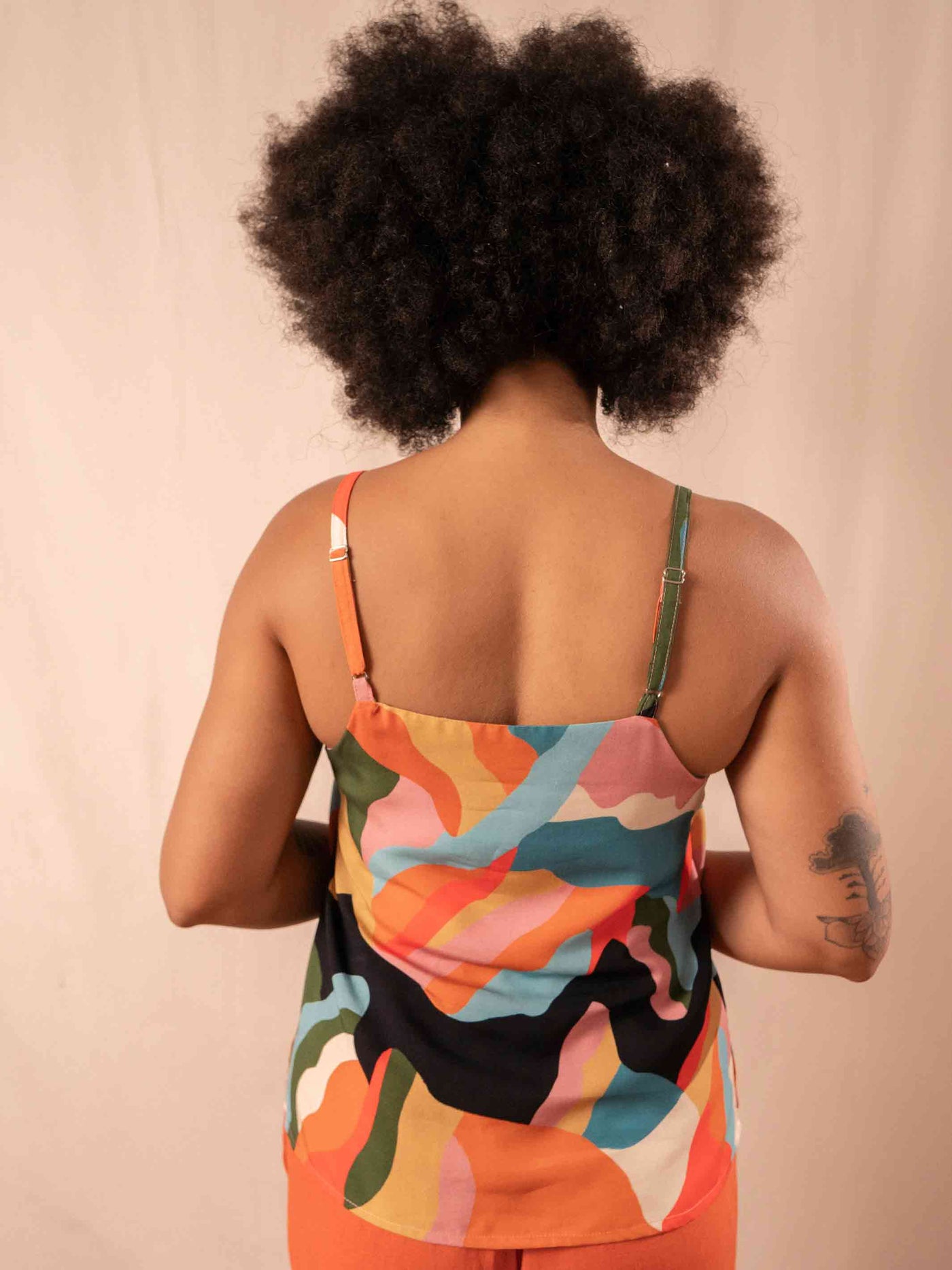 regata_feminina_estampada_duas-design_moda-autoral_