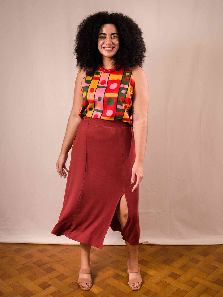 saia midi malha canelada vermelho duas design moda autoral