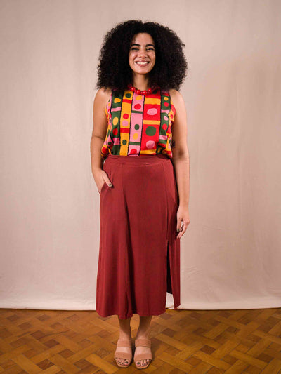 saia midi malha canelada vermelho duas design moda autoral