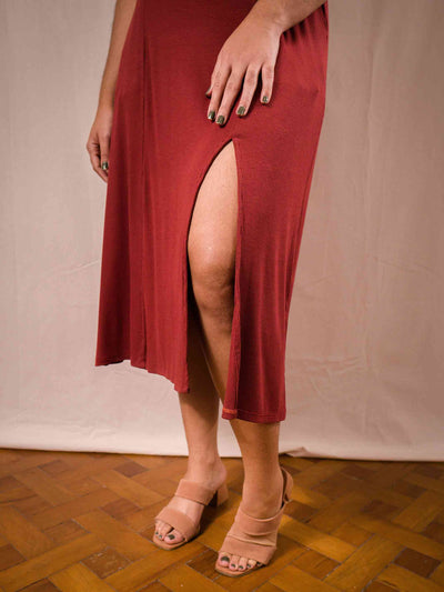saia midi malha canelada vermelho duas design moda autoral