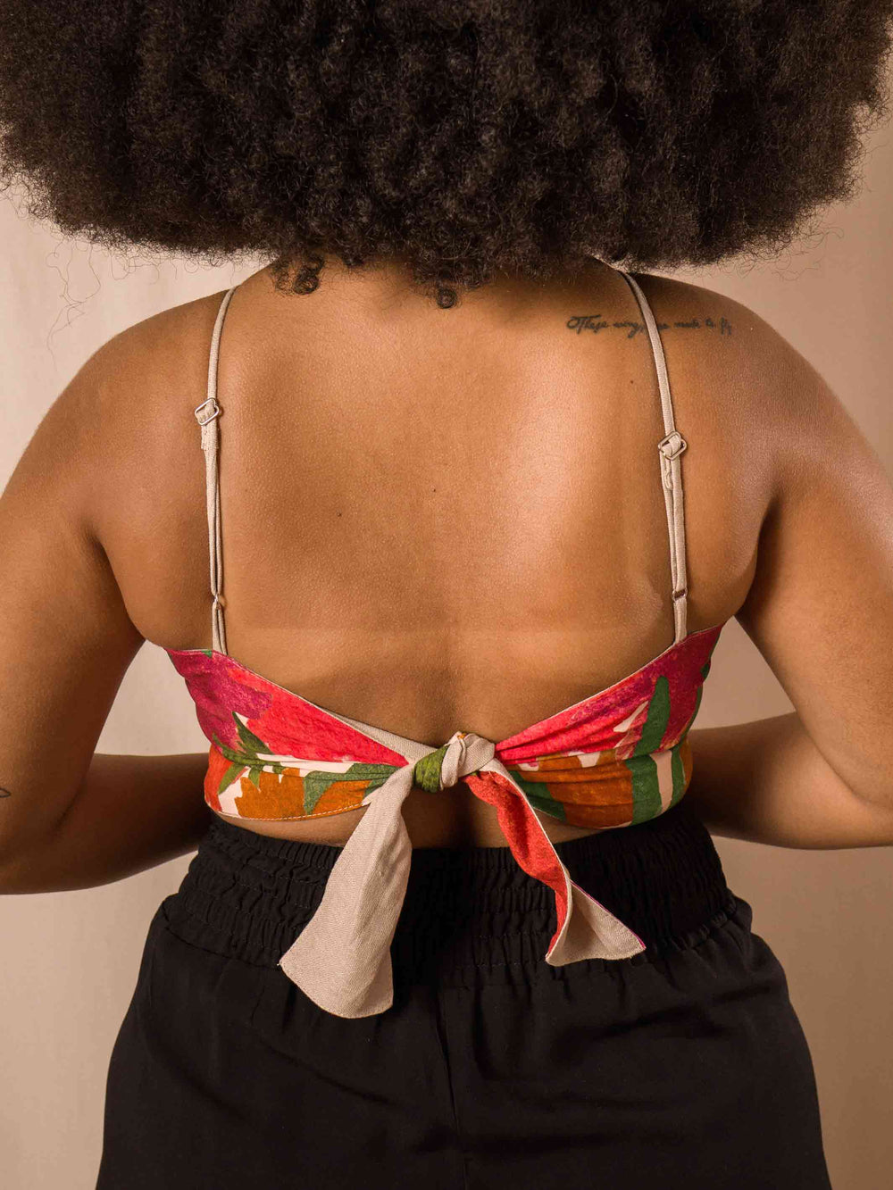 top_cropped_feminino_estampado_duas-design_moda-autoral_
