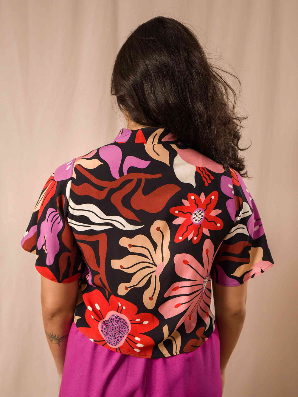 top_cropped_feminino_estampado_duas-design_moda-autoral_volver