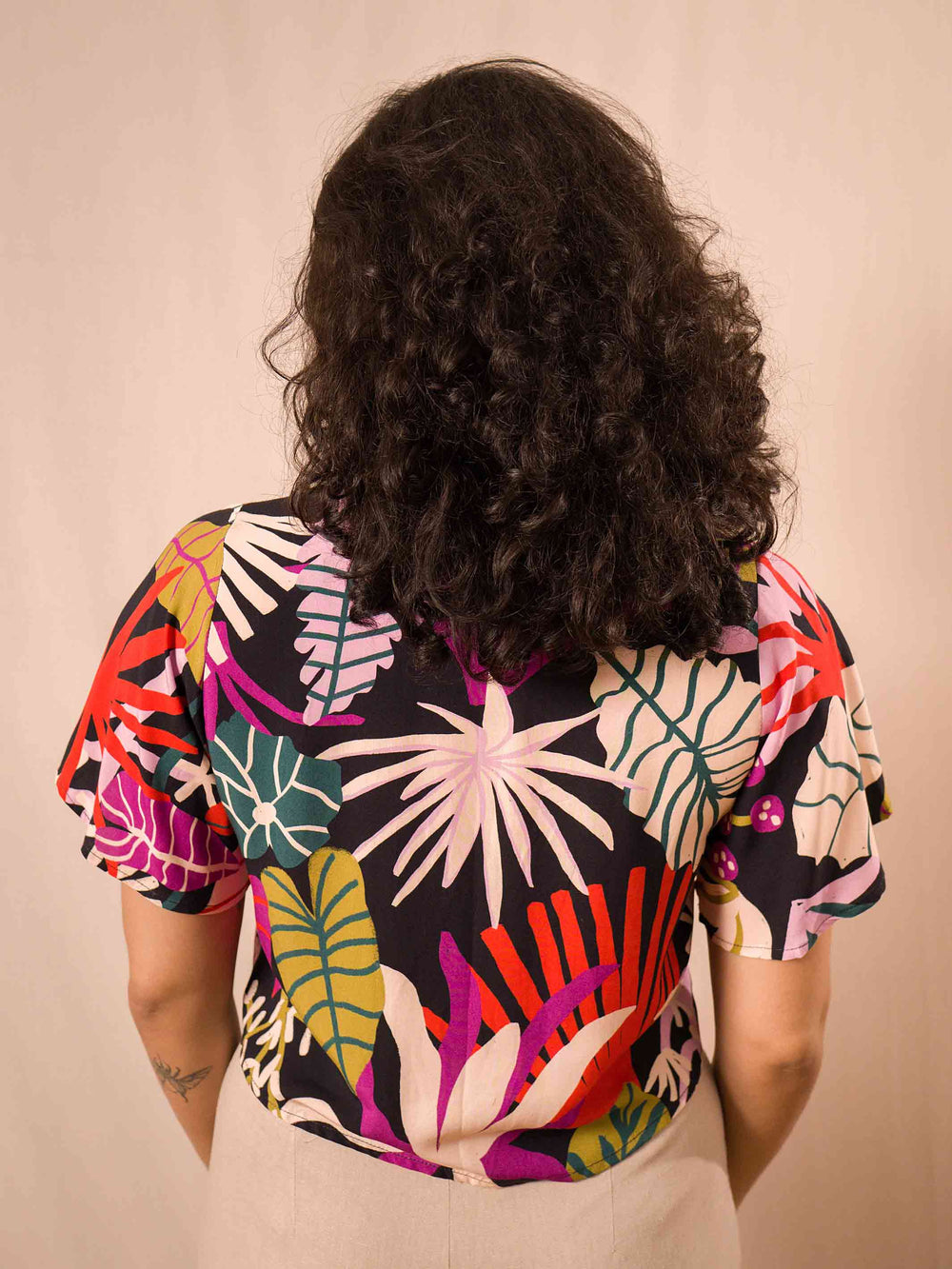 top_cropped_feminino_estampado_duas-design_moda-autoral_