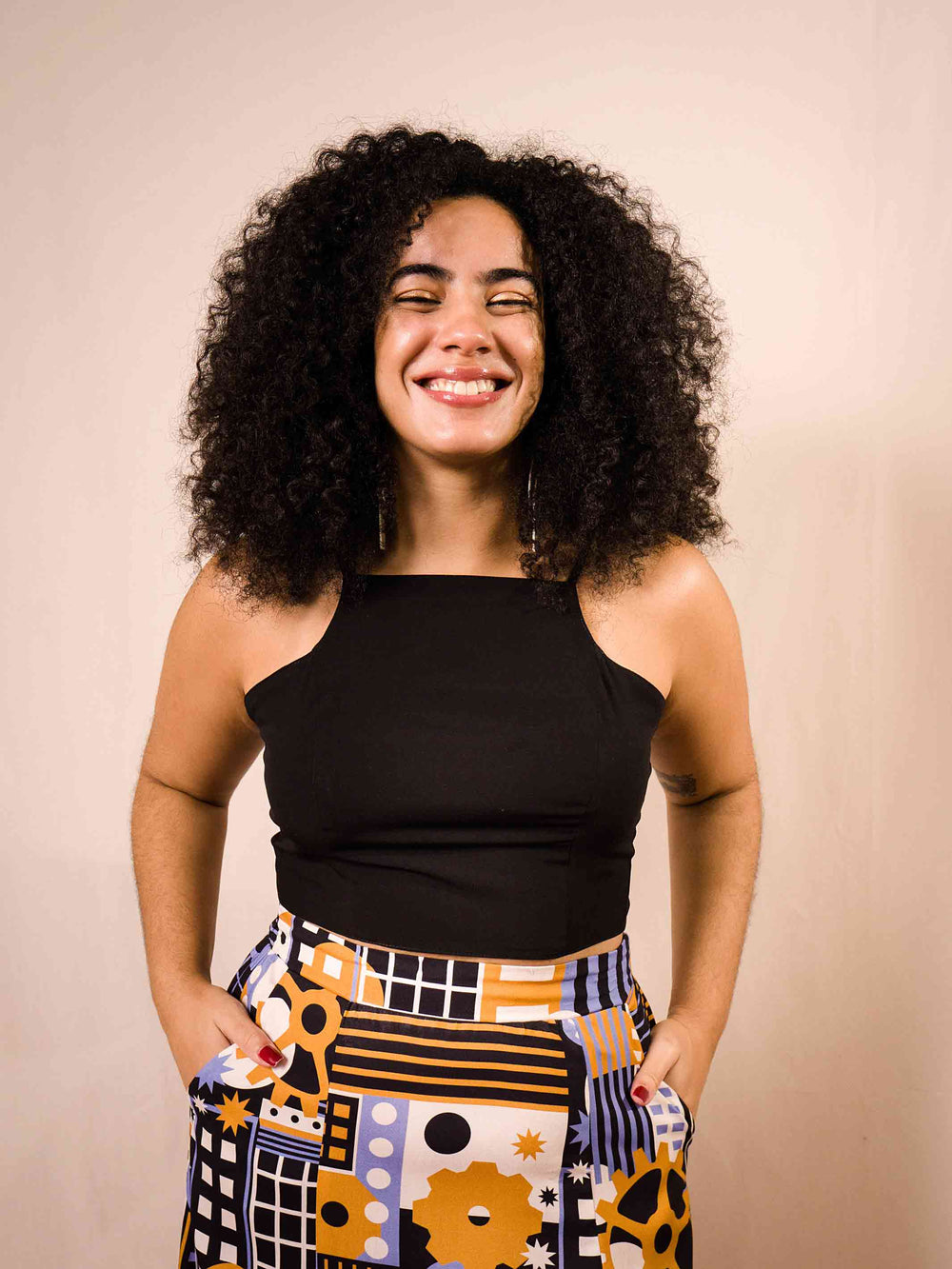    top_cropped_laco_preto-duas-design_moda-autora